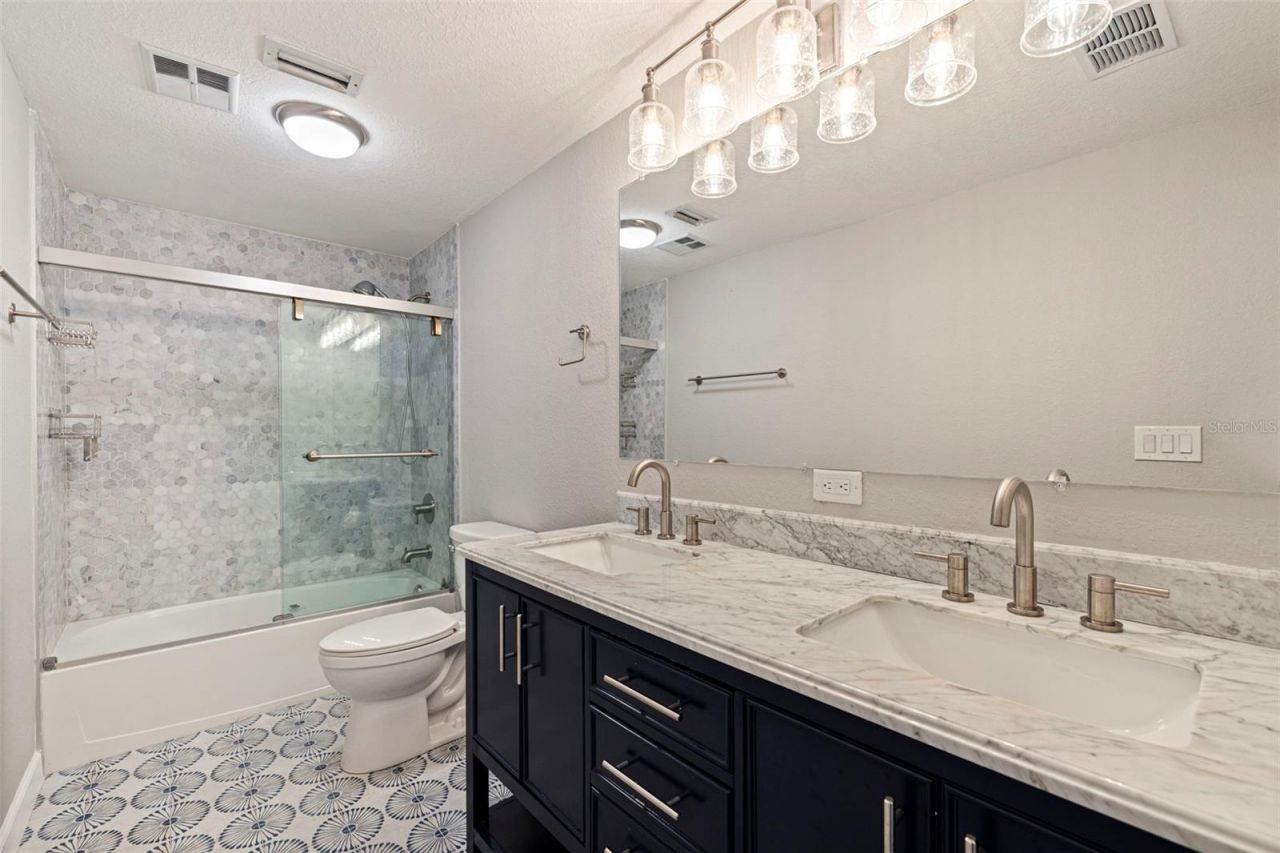 8950 Baywood Park Drive, Seminole, FL 33777 Photo