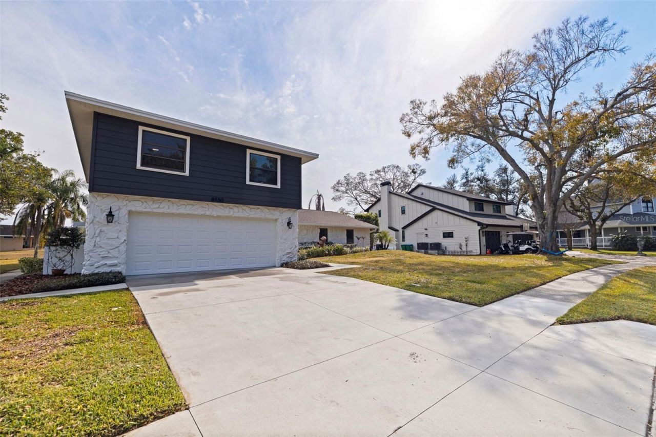 8950 Baywood Park Drive, Seminole, FL 33777 Photo