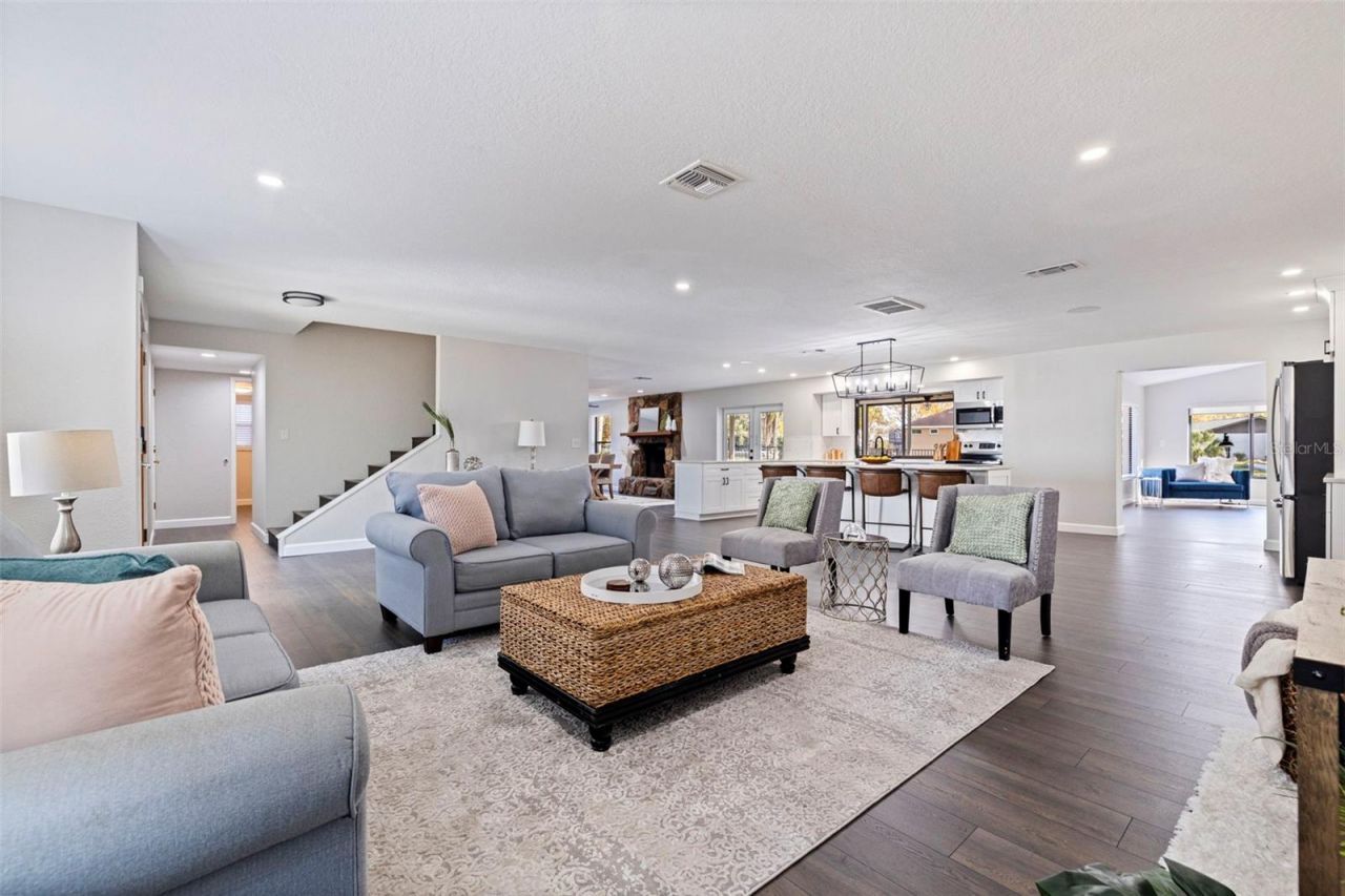 8950 Baywood Park Drive, Seminole, FL 33777 Photo