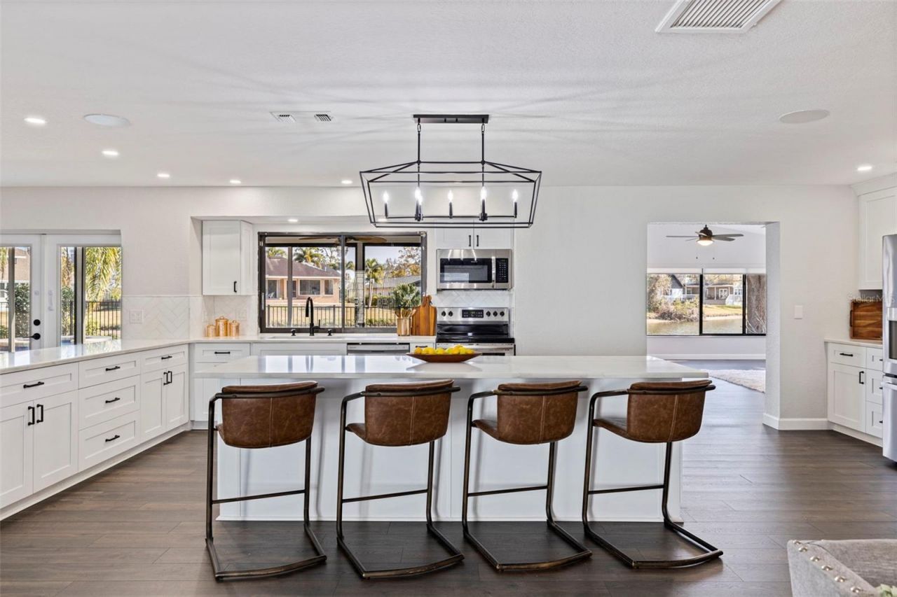 8950 Baywood Park Drive, Seminole, FL 33777 Photo