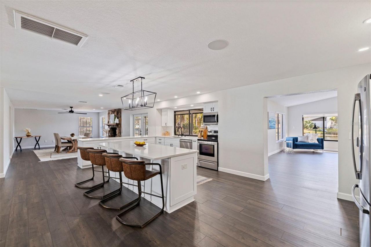 8950 Baywood Park Drive, Seminole, FL 33777 Photo