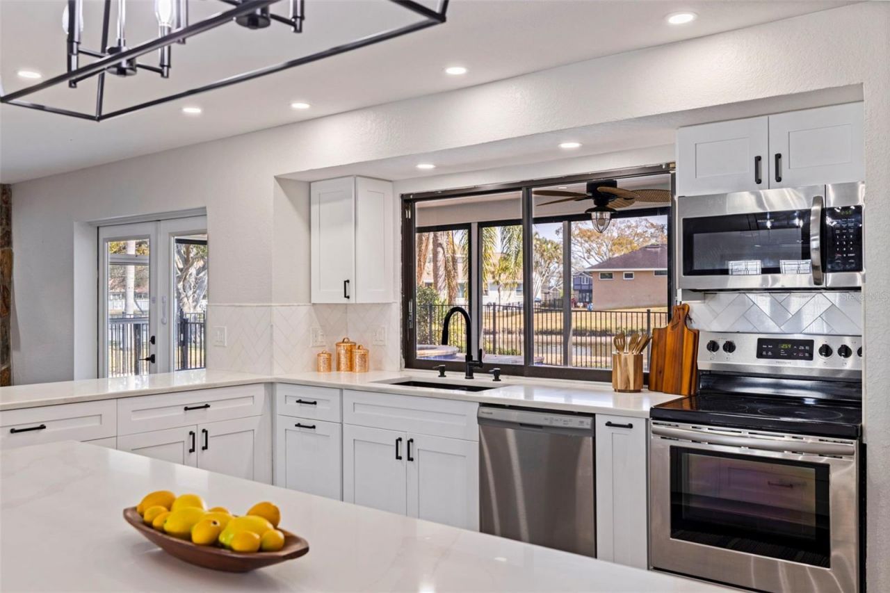 8950 Baywood Park Drive, Seminole, FL 33777 Photo