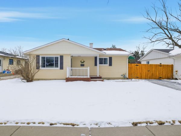 353 E Norman Lane, Wheeling, IL 60090