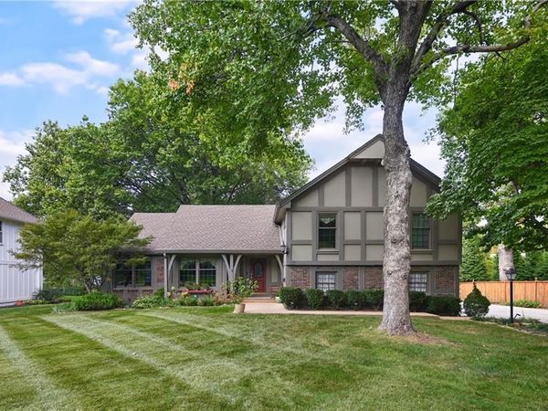 2418 W 71st Terrace, Prairie Village, KS 66208