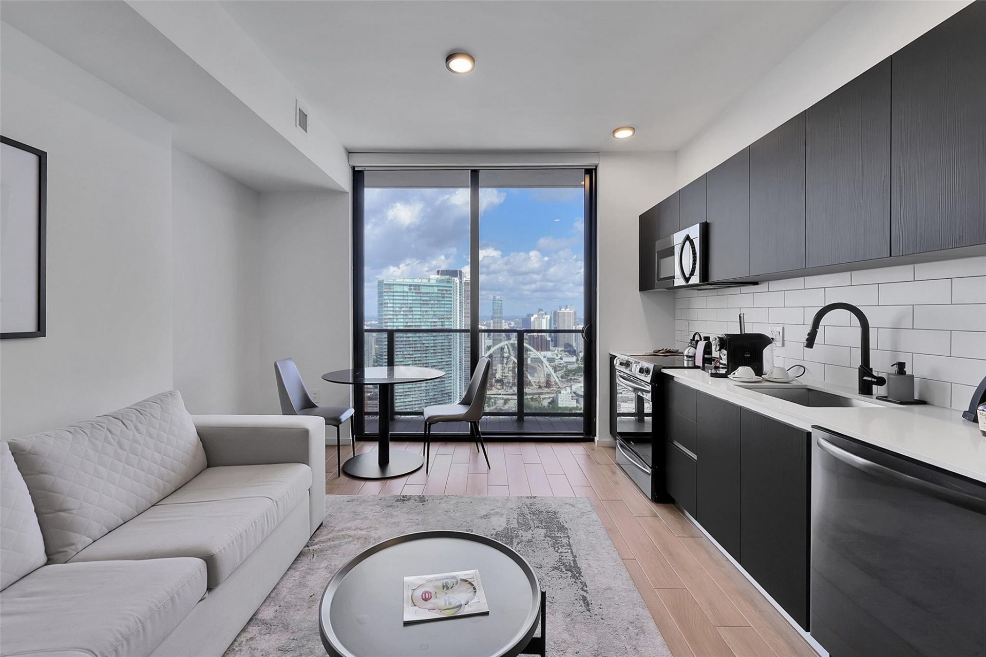 398 NE 5th Street, Unit 4404, Miami, FL 33132 Photo