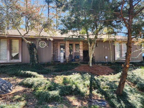 307 Lakeside Drive, Brandon, MS 39047