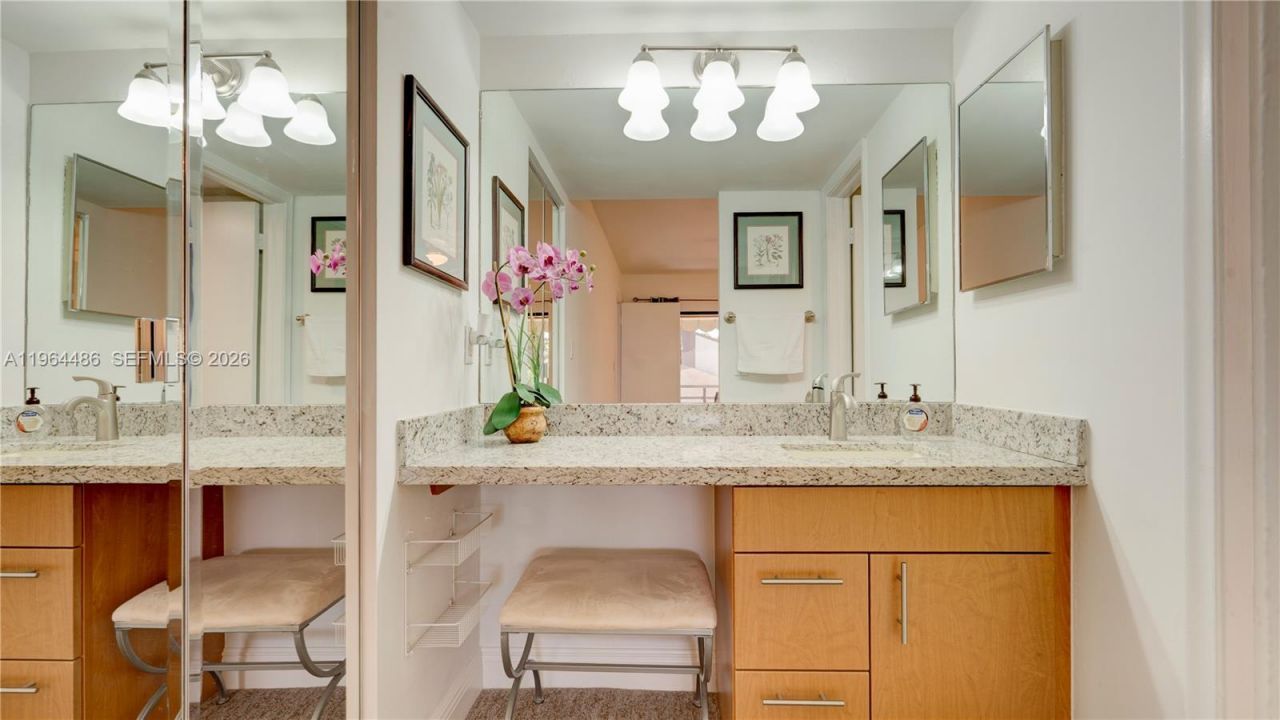 20120 NE 3rd Ct , Unit 8, Miami, FL 33179 Photo