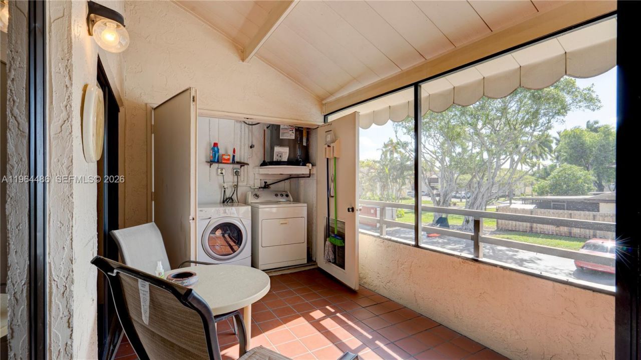 20120 NE 3rd Ct , Unit 8, Miami, FL 33179 Photo