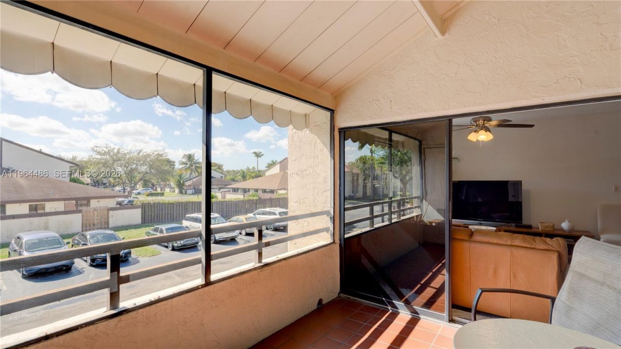 20120 NE 3rd Ct , Unit 8, Miami, FL 33179 Photo