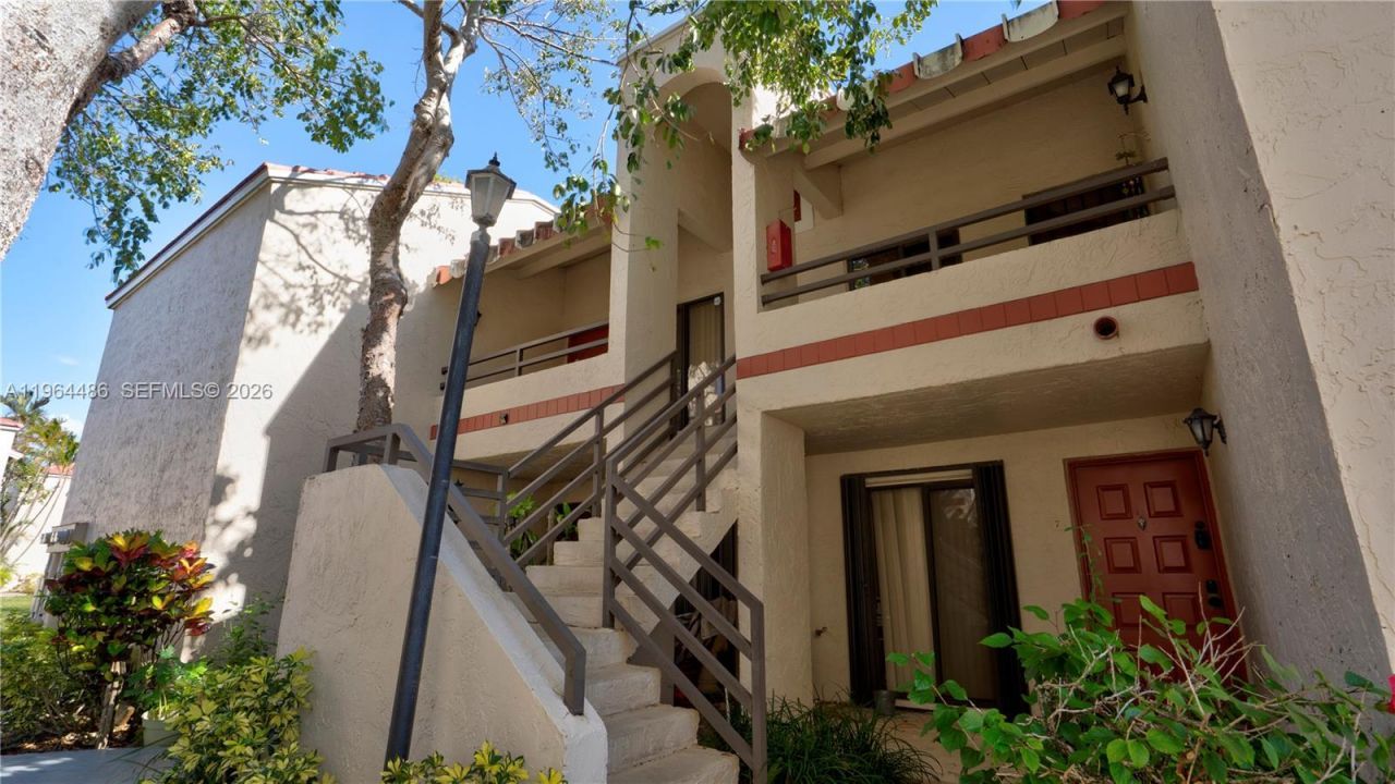 20120 NE 3rd Ct , Unit 8, Miami, FL 33179 Photo