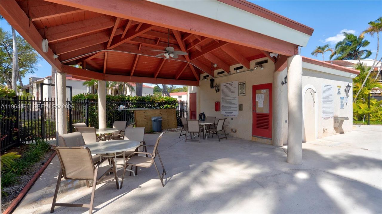 20120 NE 3rd Ct , Unit 8, Miami, FL 33179 Photo