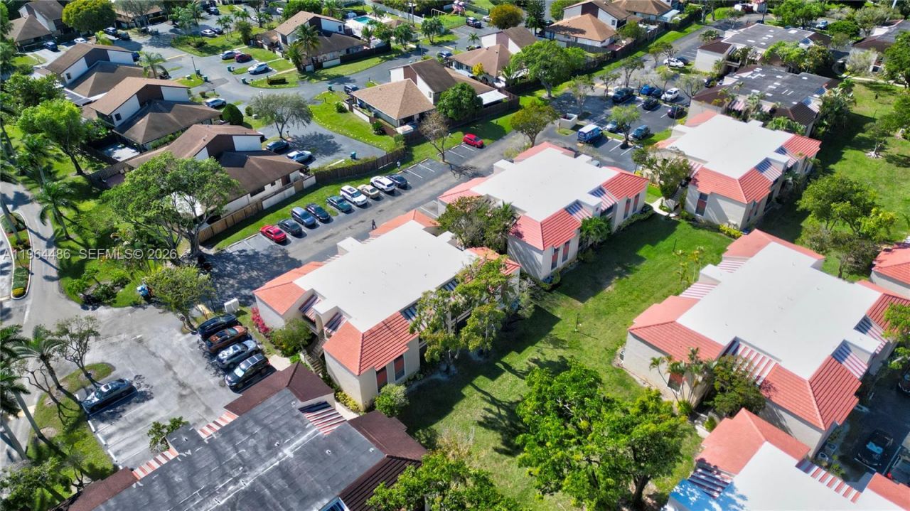 20120 NE 3rd Ct , Unit 8, Miami, FL 33179 Photo