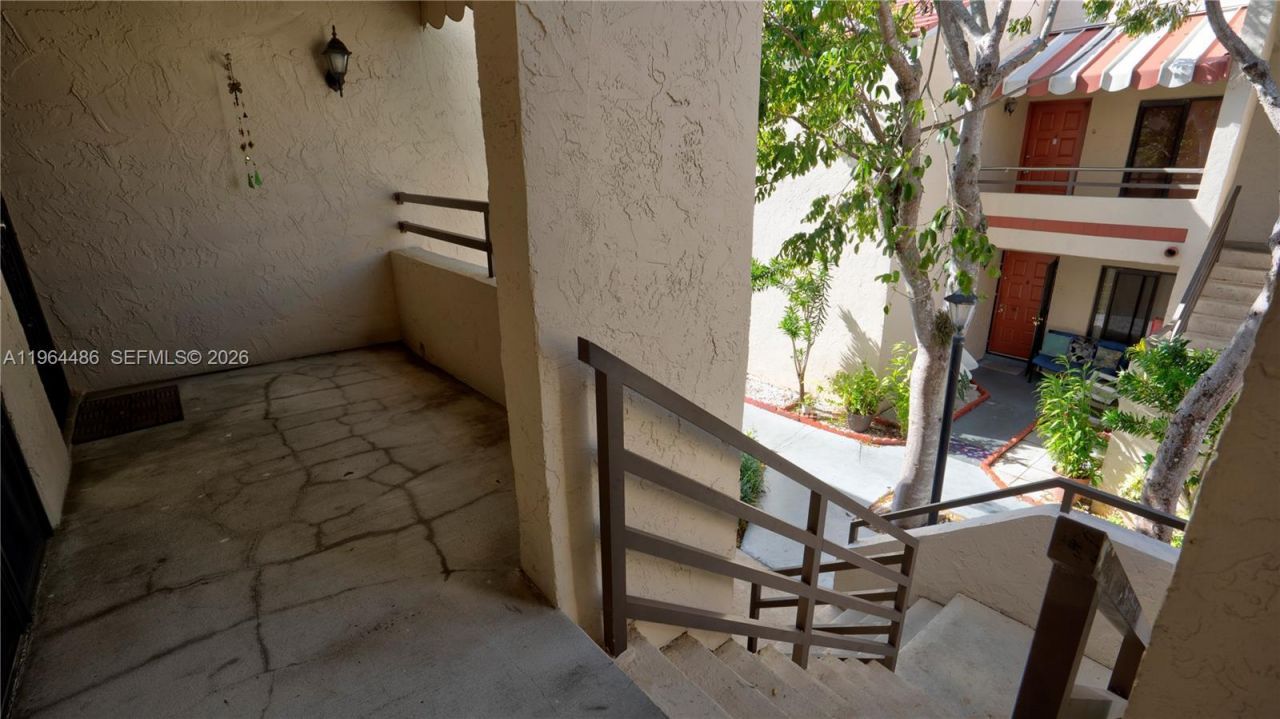 20120 NE 3rd Ct , Unit 8, Miami, FL 33179 Photo