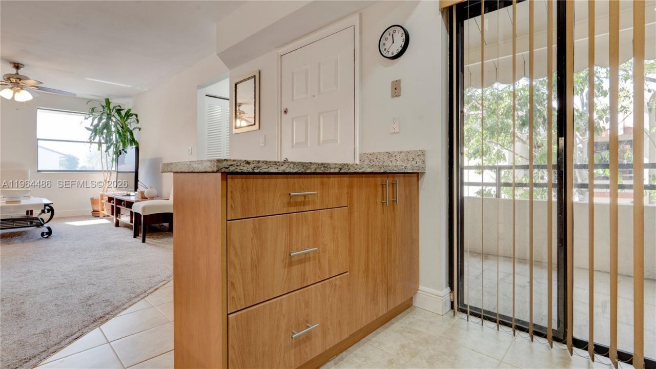 20120 NE 3rd Ct , Unit 8, Miami, FL 33179 Photo