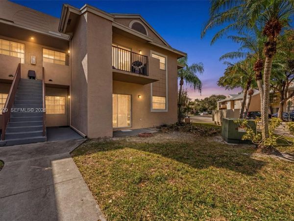 2331 NW 96th Ter, Unit 17F, Pembroke Pines, FL 33024