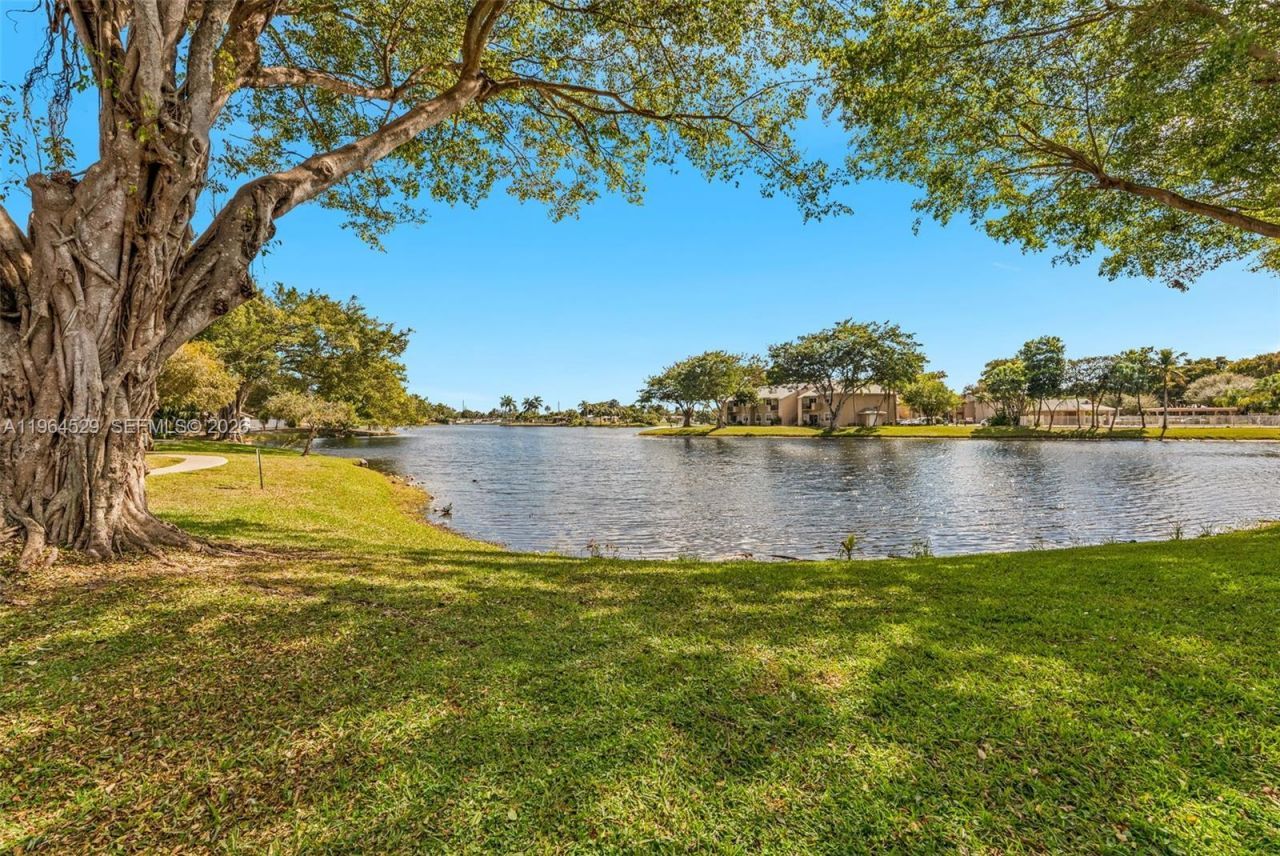 2331 NW 96th Ter, Unit 17F, Pembroke Pines, FL 33024 Photo