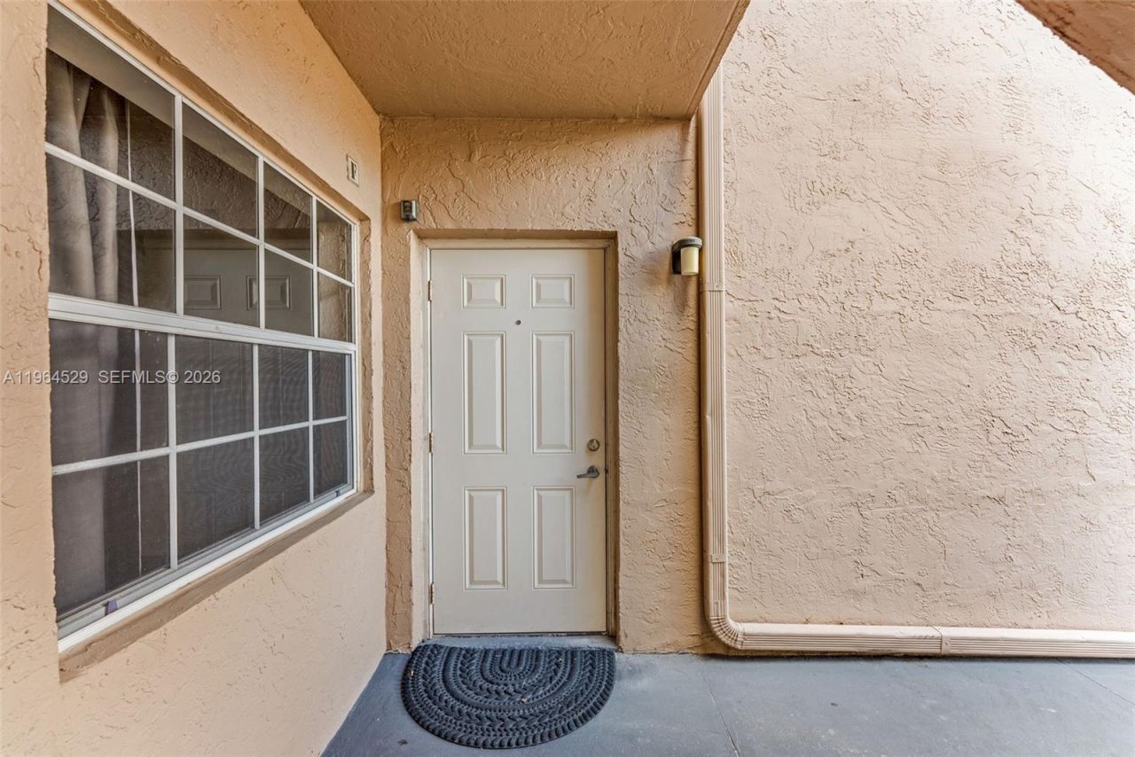 2331 NW 96th Ter, Unit 17F, Pembroke Pines, FL 33024 Photo