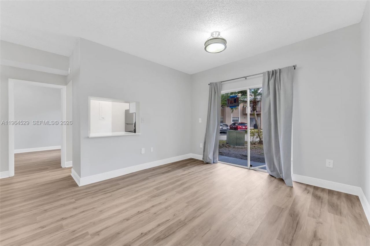 2331 NW 96th Ter, Unit 17F, Pembroke Pines, FL 33024 Photo