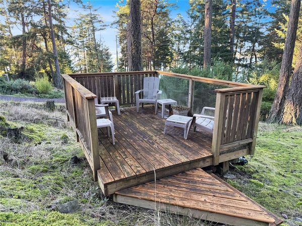 1609 Schooner Way, Pender Island, BC V0N 2M2