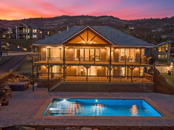 5623 Autumn Park Drive, Medford, OR 97504