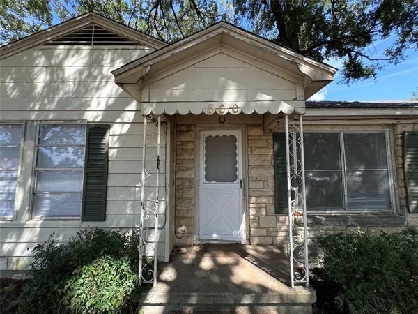 800 Audra Lane, Denton, TX 76209