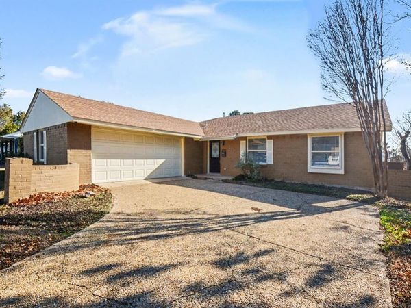 918 Sleepy Hollow Drive, Garland, TX 75043