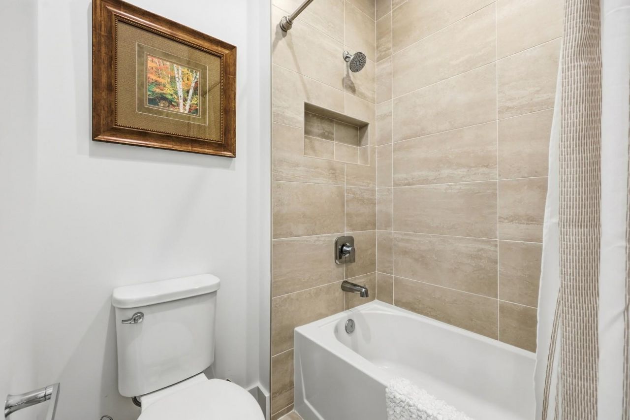 9106 Sanremo Ln. Photo 13