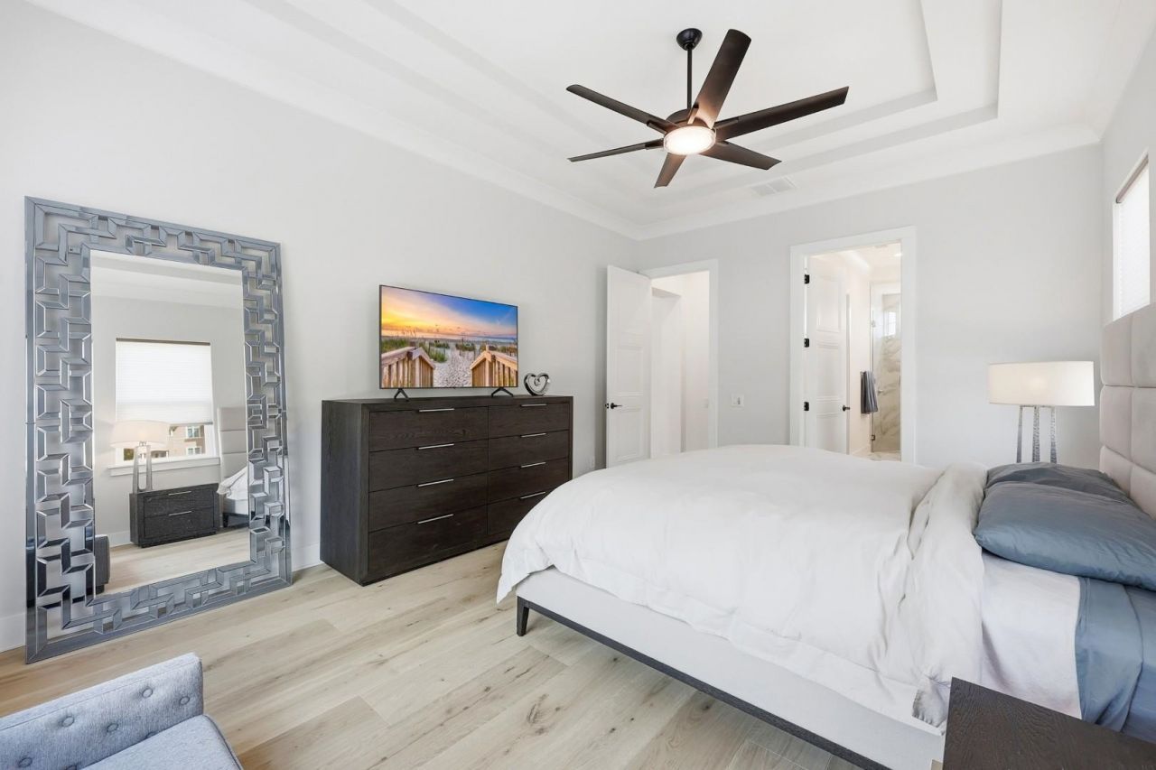 9106 Sanremo Ln. Photo 20