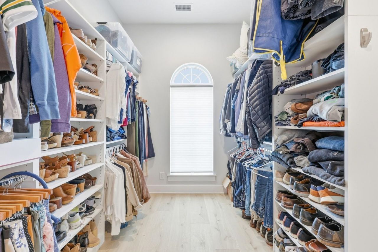 9106 Sanremo Ln. Photo 23