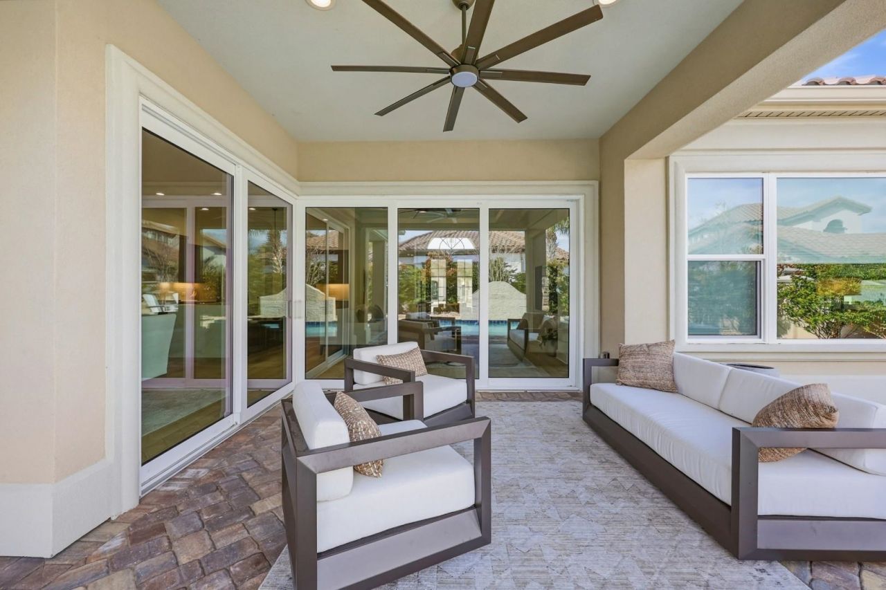 9106 Sanremo Ln. Photo 26