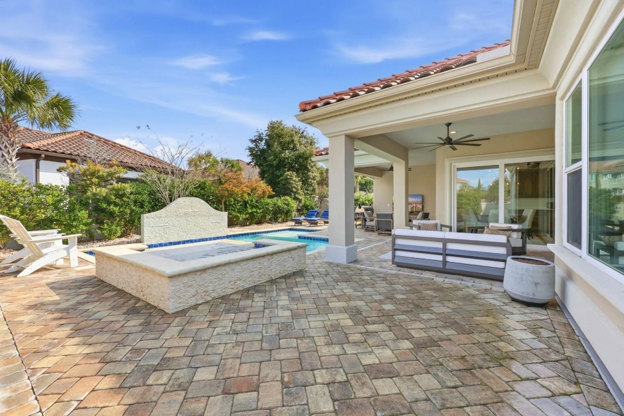 9106 Sanremo Ln. Photo 28