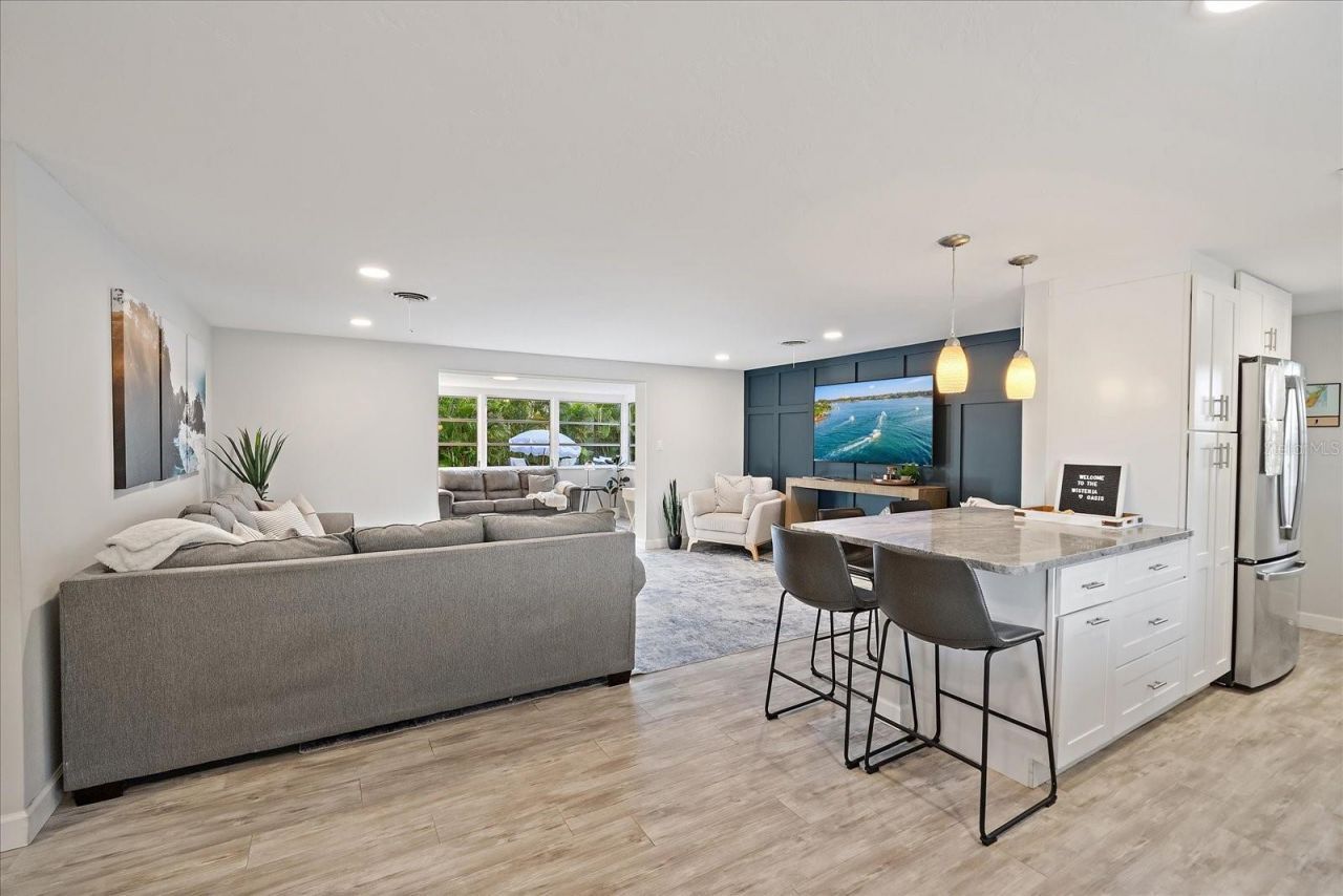 2438 Wisteria Street, Sarasota, FL 34239 Photo