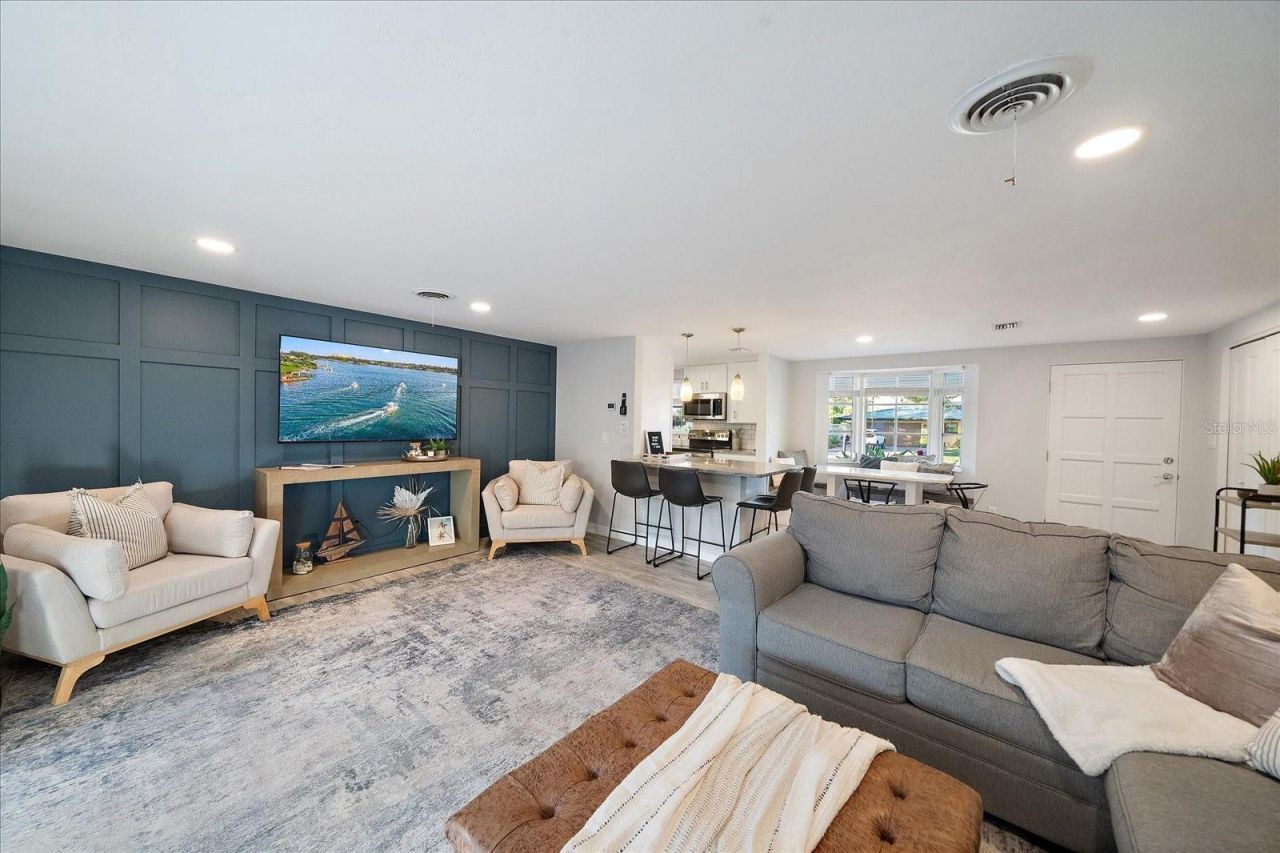 2438 Wisteria Street, Sarasota, FL 34239 Photo