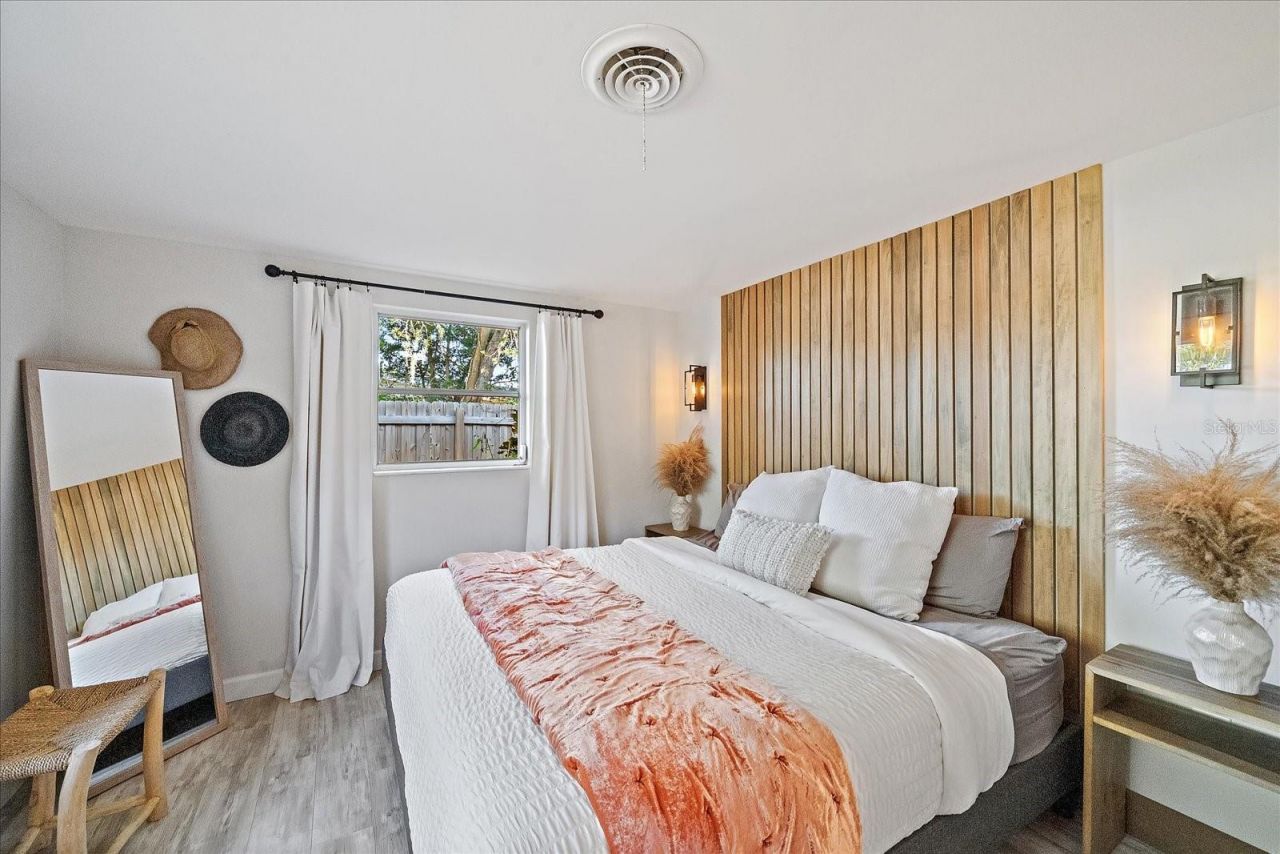 2438 Wisteria Street, Sarasota, FL 34239 Photo