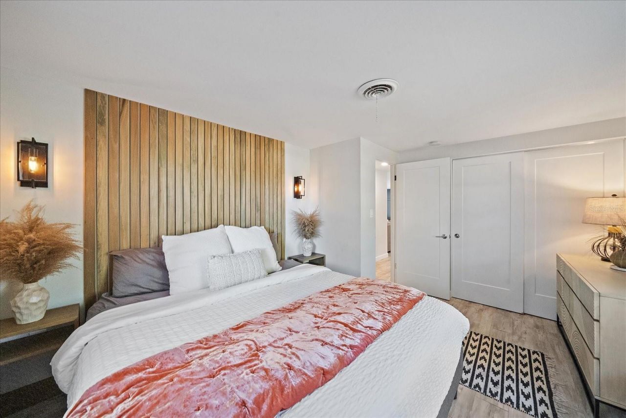 2438 Wisteria Street, Sarasota, FL 34239 Photo