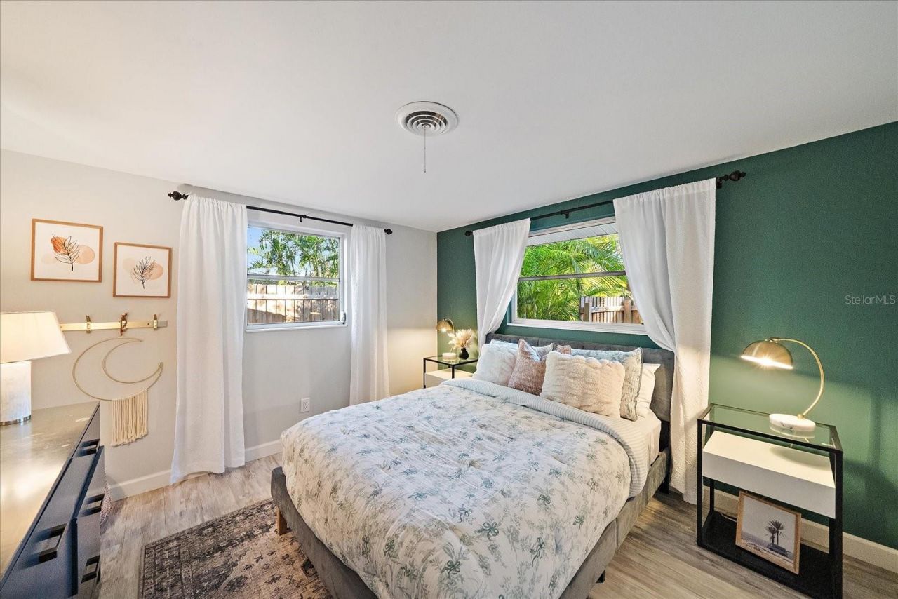 2438 Wisteria Street, Sarasota, FL 34239 Photo