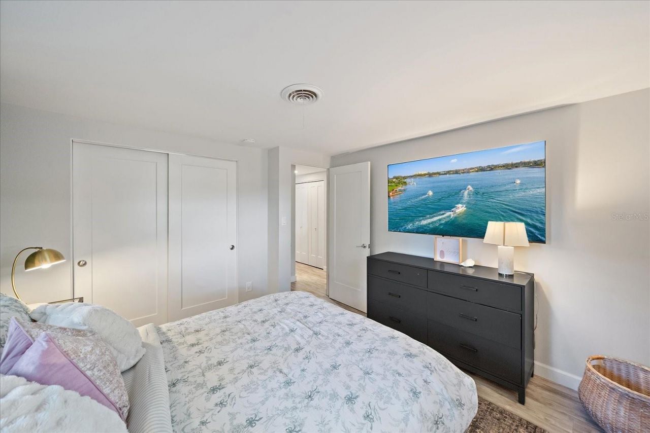 2438 Wisteria Street, Sarasota, FL 34239 Photo