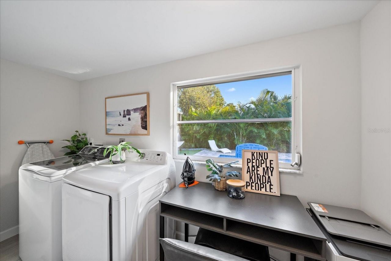 2438 Wisteria Street, Sarasota, FL 34239 Photo