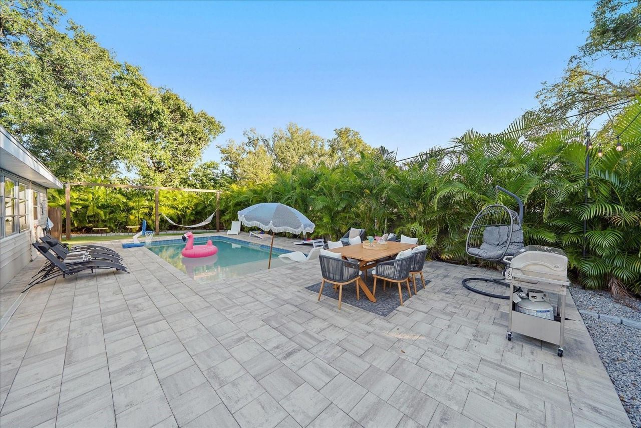 2438 Wisteria Street, Sarasota, FL 34239 Photo