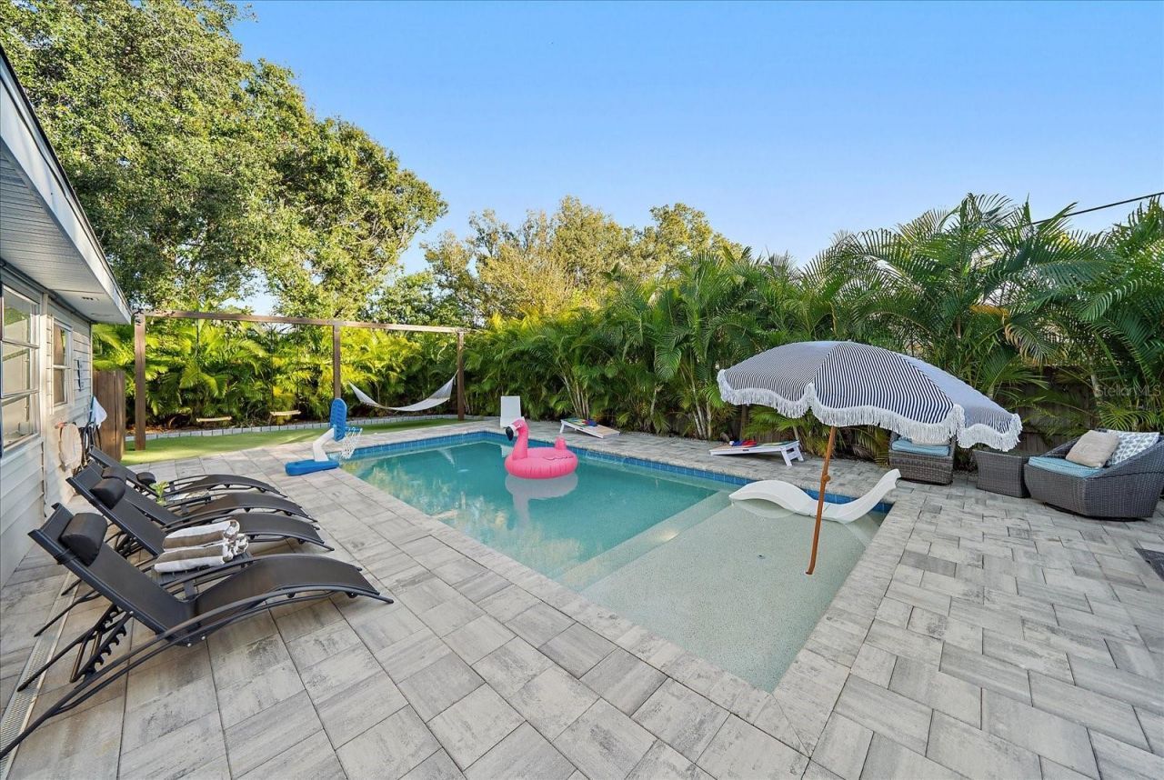 2438 Wisteria Street, Sarasota, FL 34239 Photo