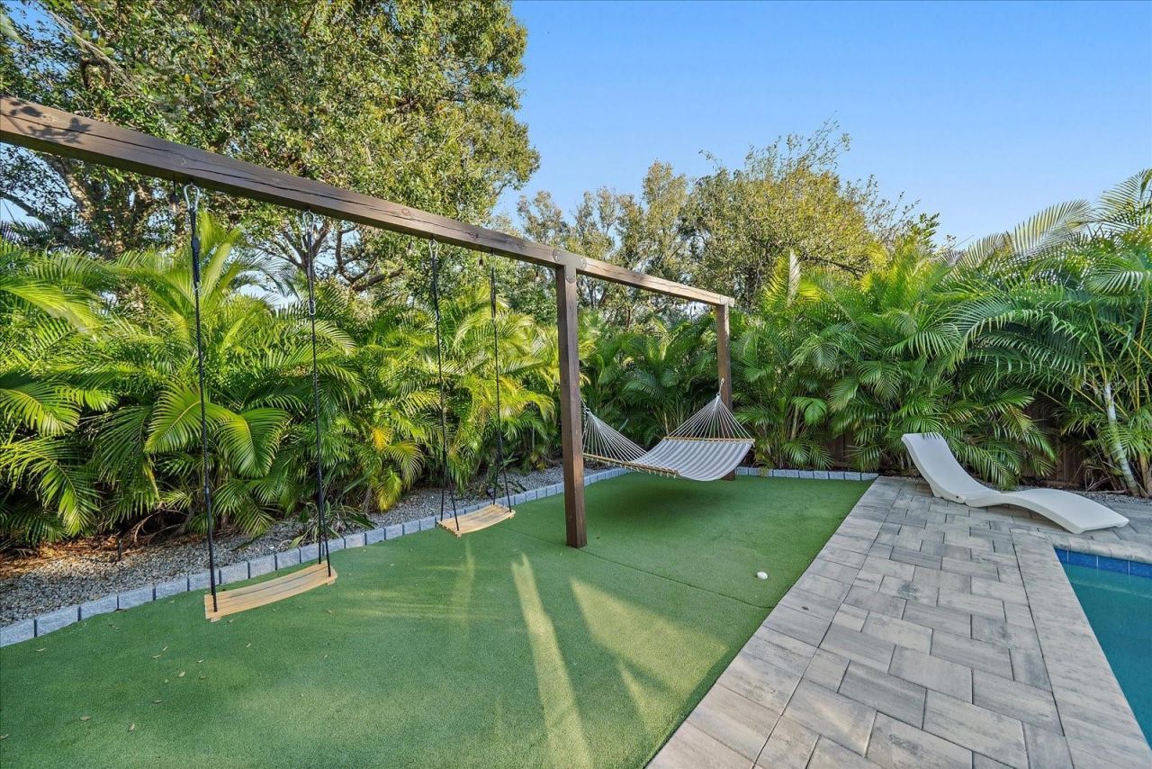 2438 Wisteria Street, Sarasota, FL 34239 Photo