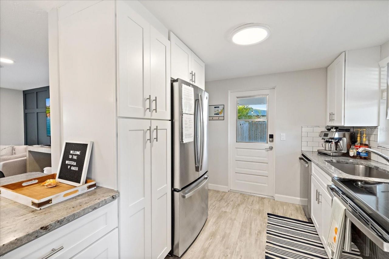 2438 Wisteria Street, Sarasota, FL 34239 Photo