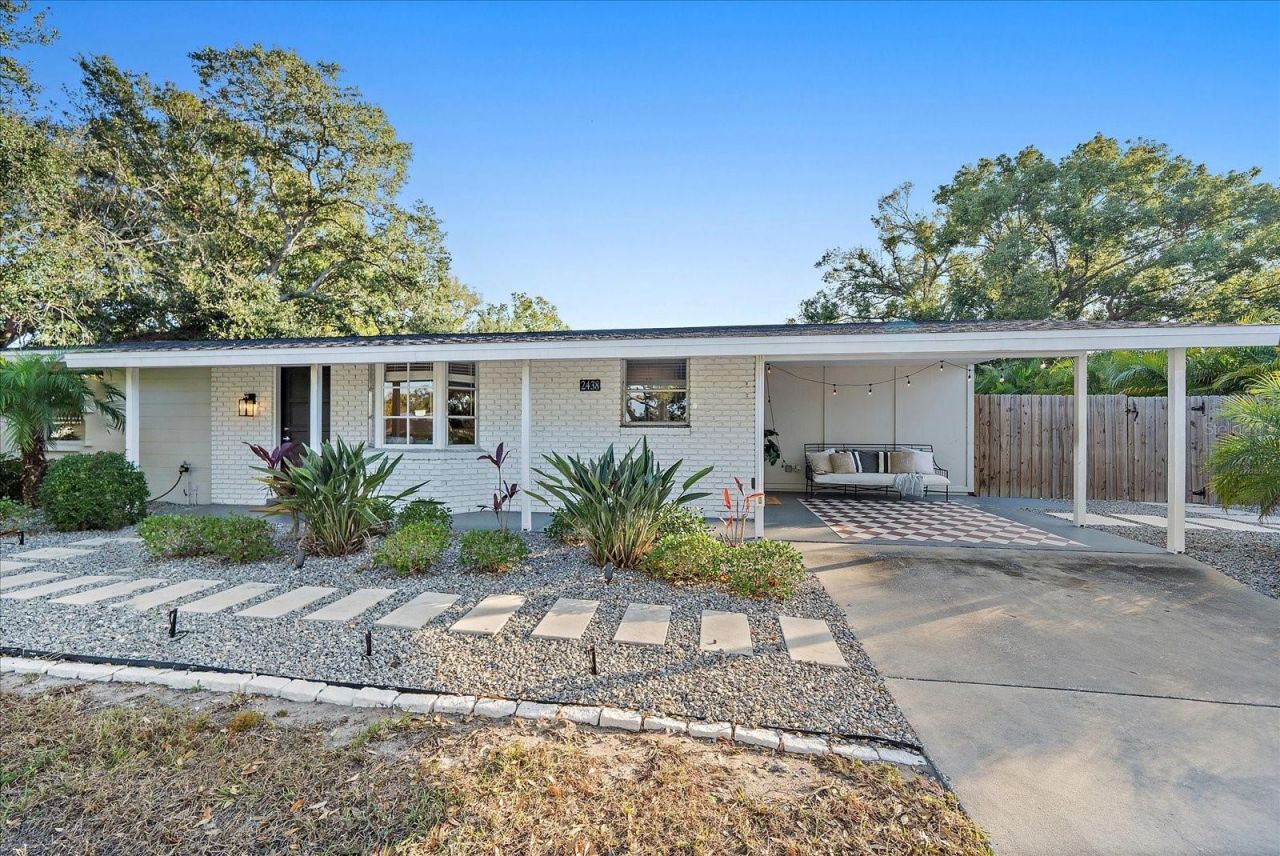 2438 Wisteria Street, Sarasota, FL 34239 Photo