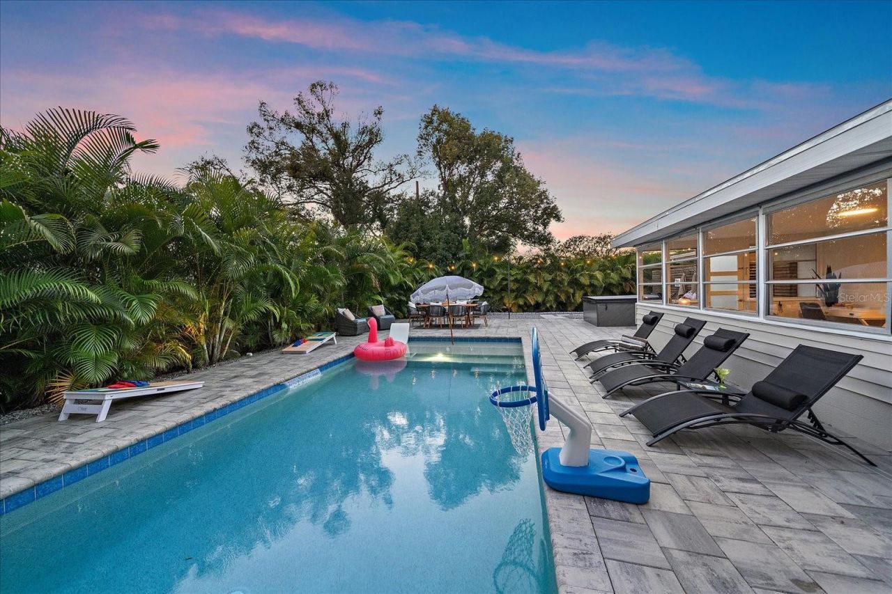 2438 Wisteria Street, Sarasota, FL 34239 Photo