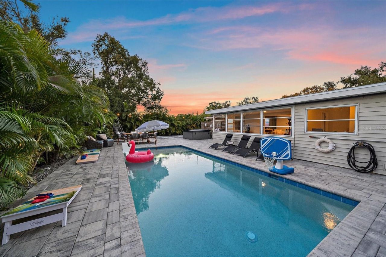 2438 Wisteria Street, Sarasota, FL 34239 Photo