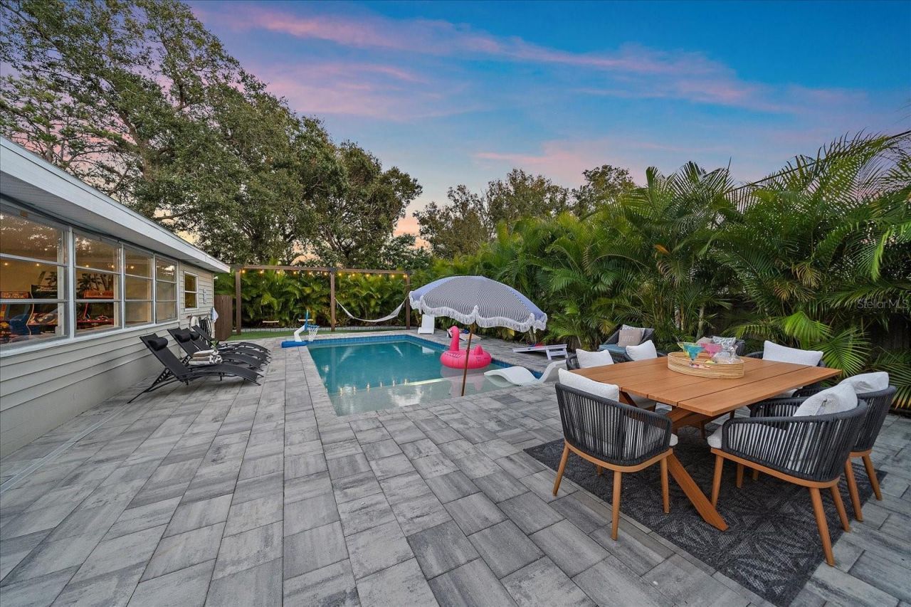 2438 Wisteria Street, Sarasota, FL 34239 Photo