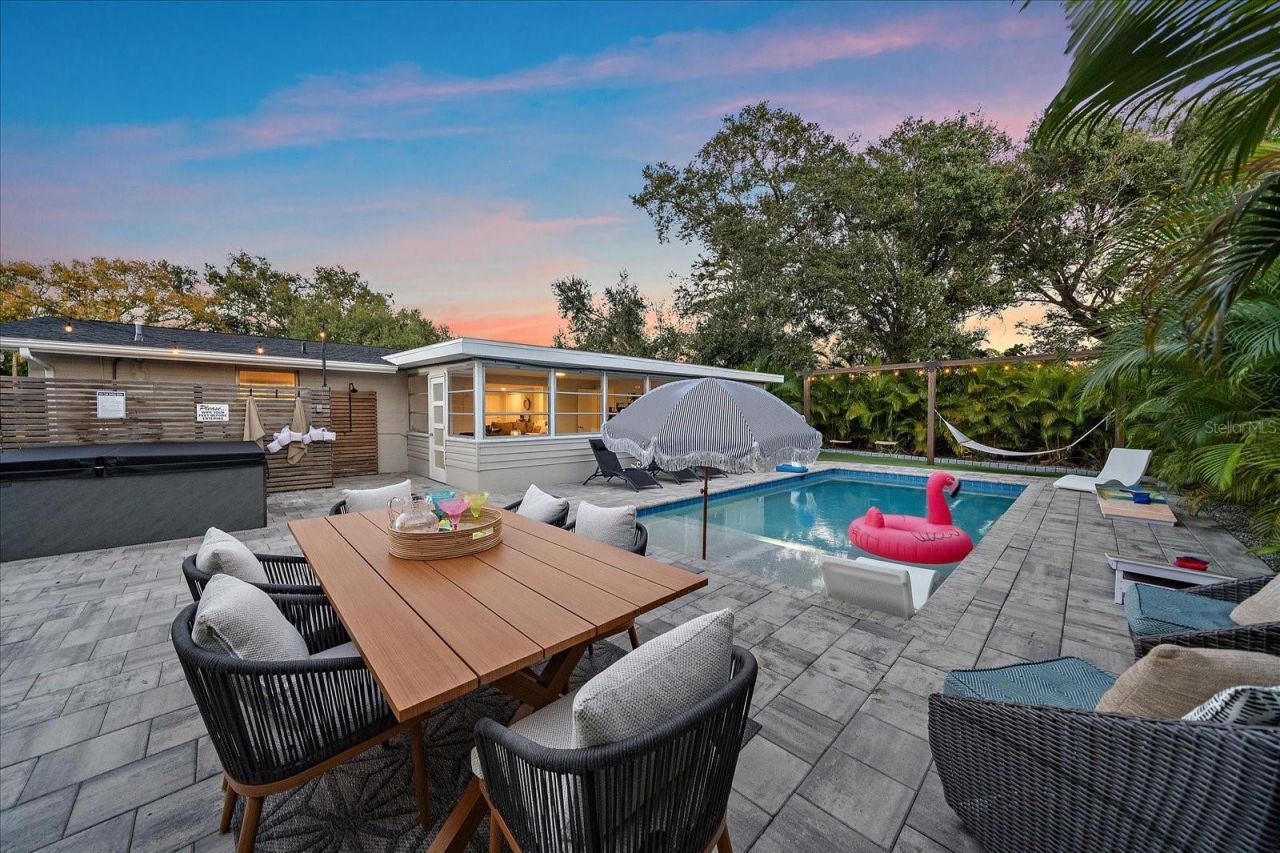 2438 Wisteria Street, Sarasota, FL 34239 Photo