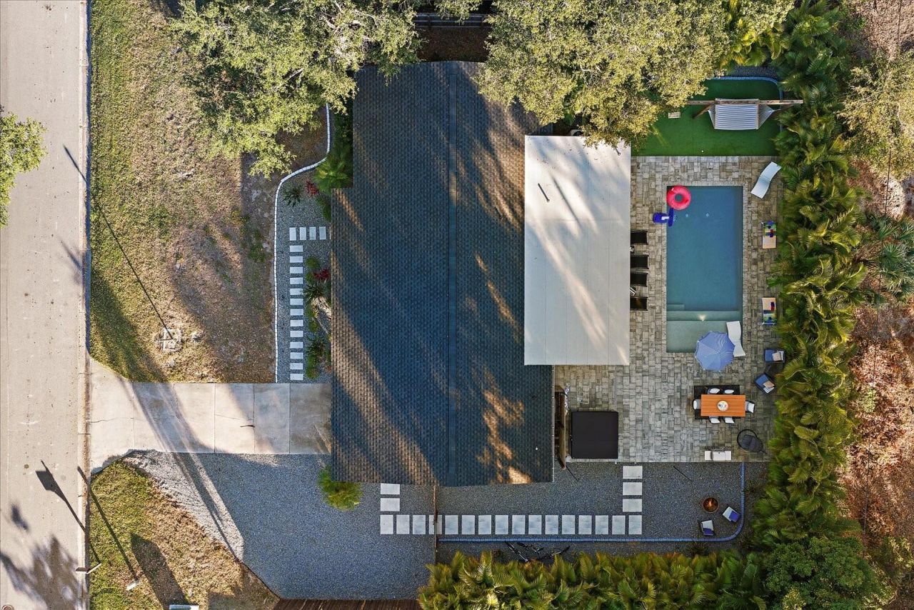 2438 Wisteria Street, Sarasota, FL 34239 Photo