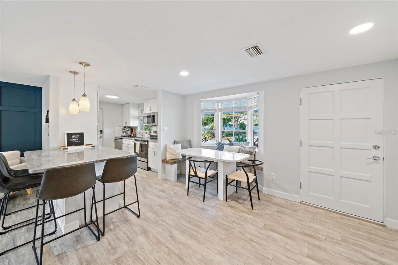 2438 Wisteria Street, Sarasota, FL 34239 Photo