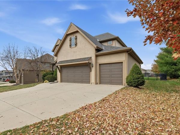 24004 W 124th Street, Olathe, KS 66061